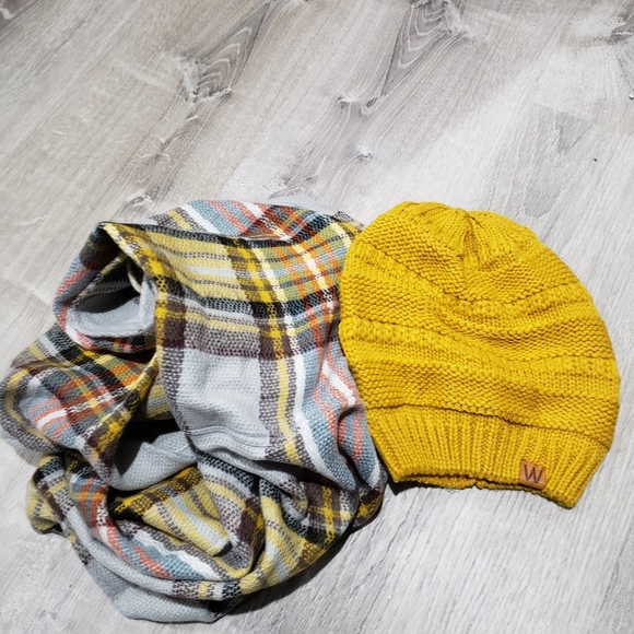 wrapables Accessories - Infinity plaid scarf and hat
